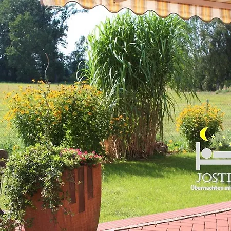 Josti'S Uebernachten Mit Flair Apartman